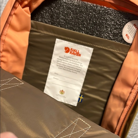 Fjallraven Kanken Earth Inspired Beige and Green Backpack NWT!! - Picture 5 of 8